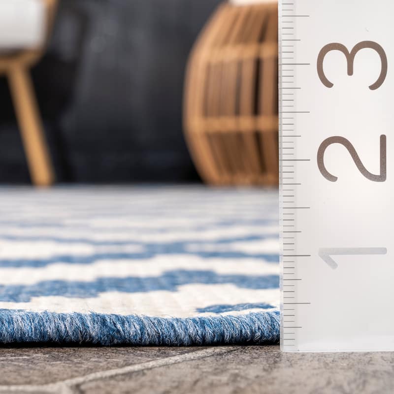 Nuloom Indoor/Outdoor Geometric Diamond Area Rug