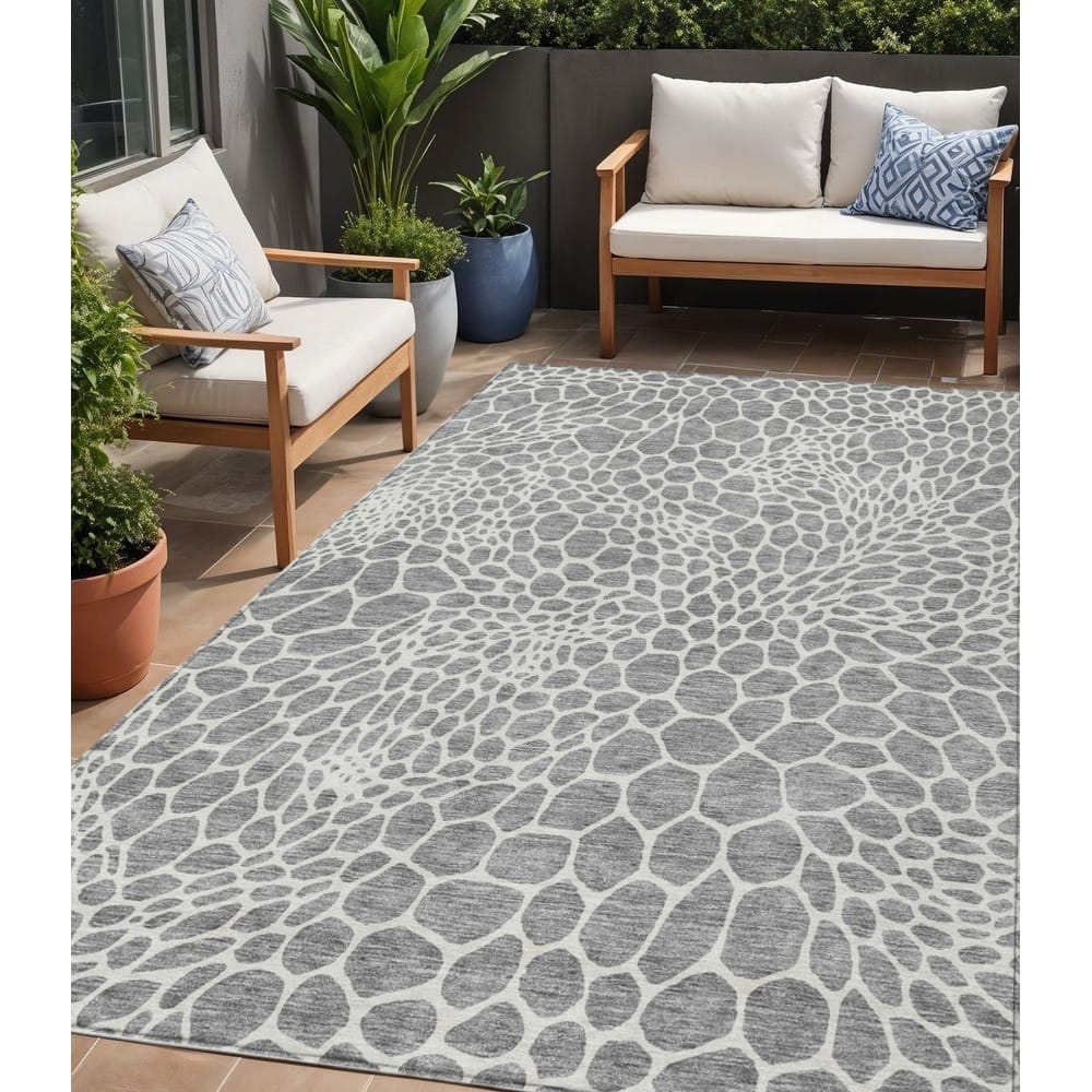 HomeRoots Geometric Transitional Rectangle Outdoor Rug
