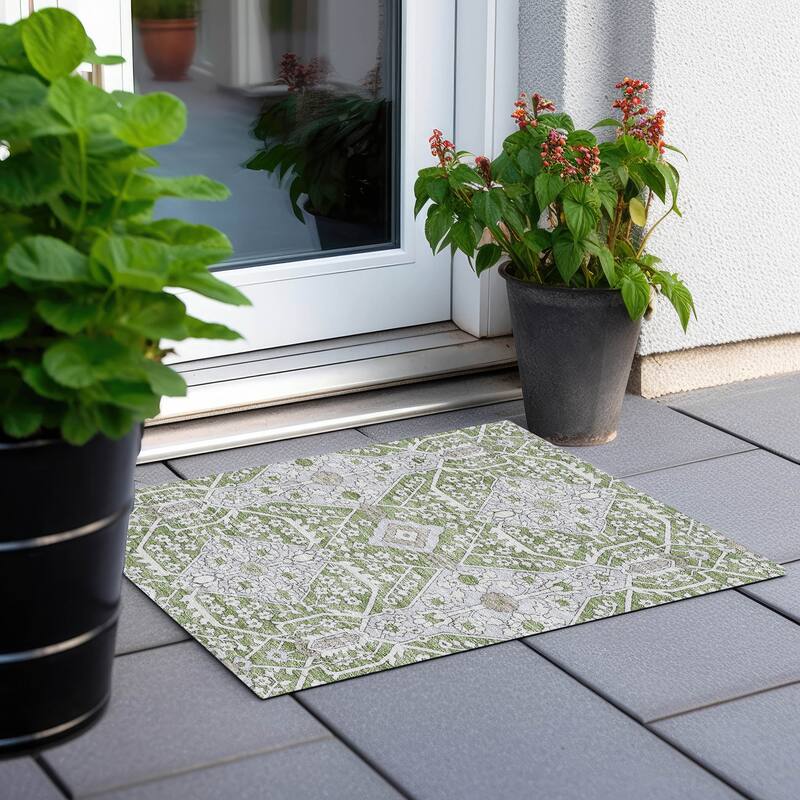 Machine Washable Indoor/ Outdoor Chantille Traditional Rug - Aloe - 1'8" x 2'6"