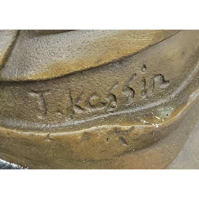 Bronze Violinist Statue – Graceful Female Musician Sculpture For Home Or Studio Decor