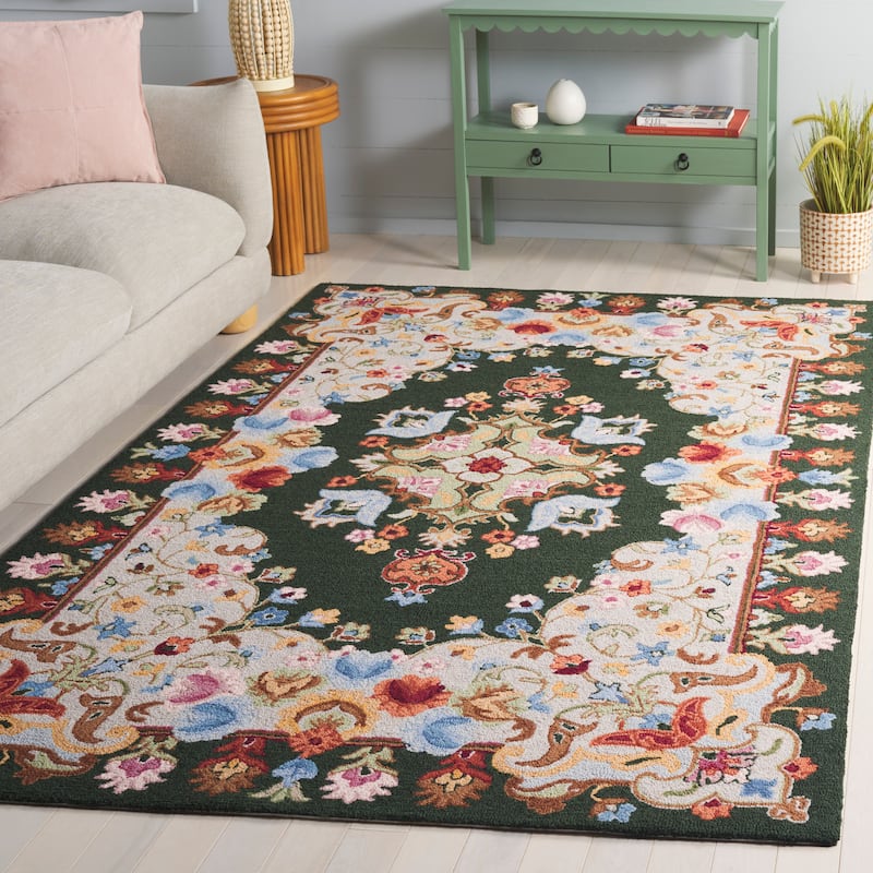 SAFAVIEH Handmade Chelsea Malfridur French Country Floral Wool Rug - Green/Grey - 6' x 9'