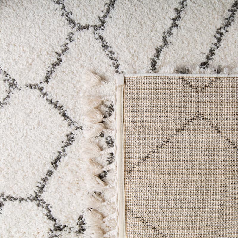 SAFAVIEH Moroccan Fringe Shag Ethyle 2-inch Thick Rug