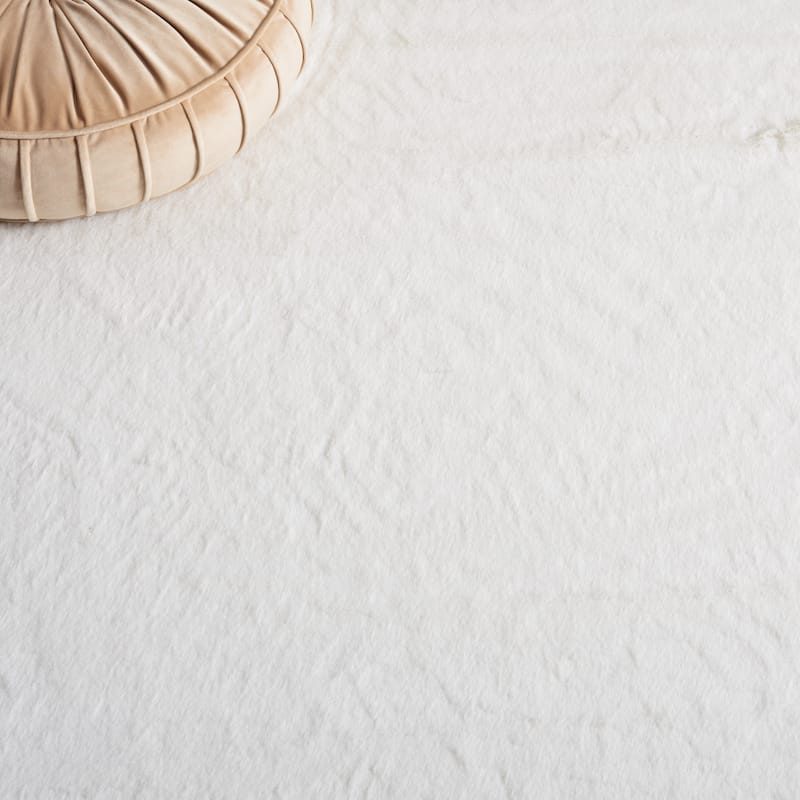SAFAVIEH Faux Rabbit Auzinda Washable Fur Solid Shag Rug