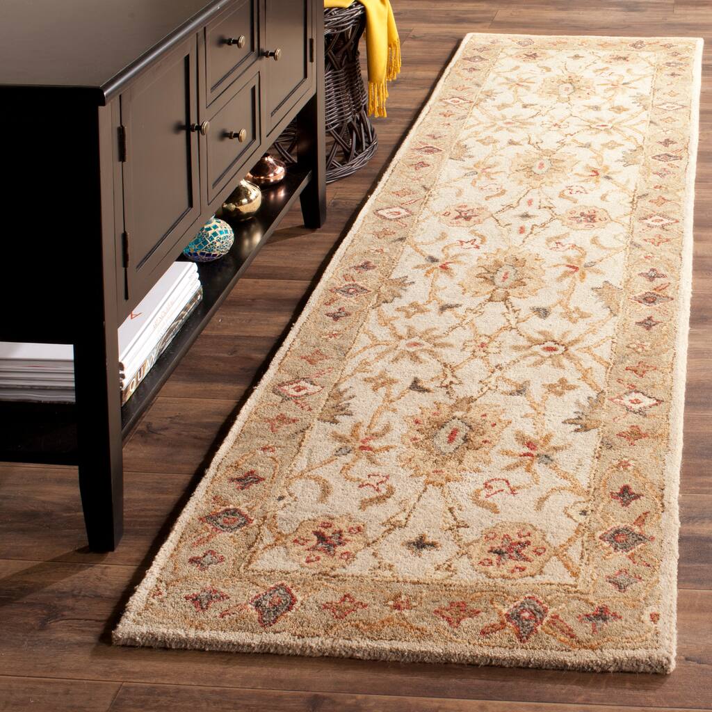 SAFAVIEH Handmade Antiquity Marella Traditional Oriental Wool Rug