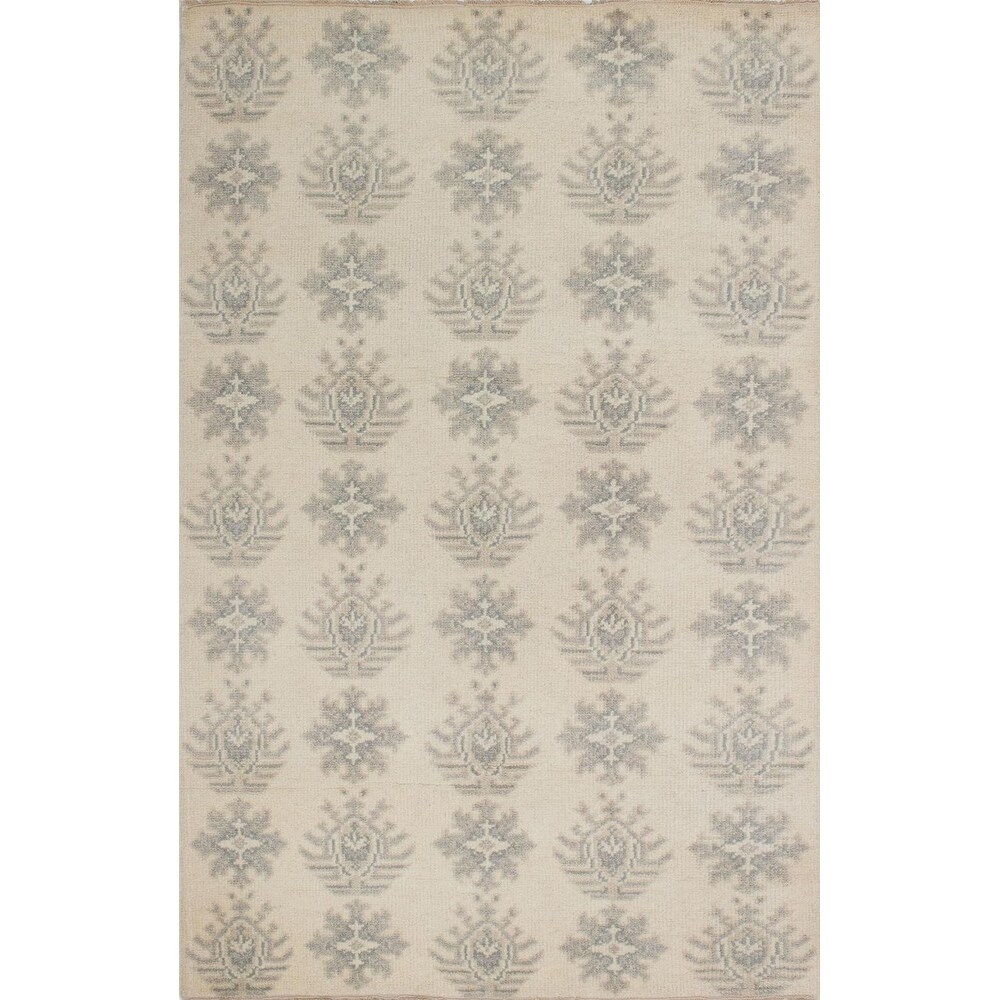 https://ak1.ostkcdn.com/images/products/is/images/direct/7f11c382cf1439ce0acfe6b95fbbb5176ff5e0c4/ECARPETGALLERY-Hand-knotted-Ushak-Cream-Wool-Rug.jpg