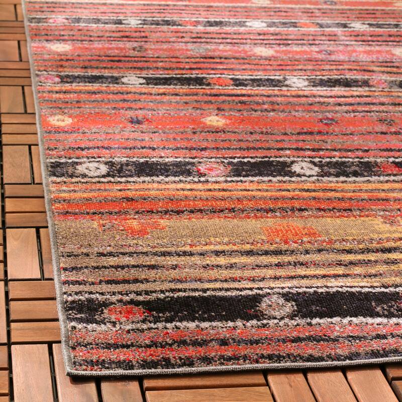 SAFAVIEH Montage Darlinda Indoor/ Outdoor Waterproof Patio Backyard Rug