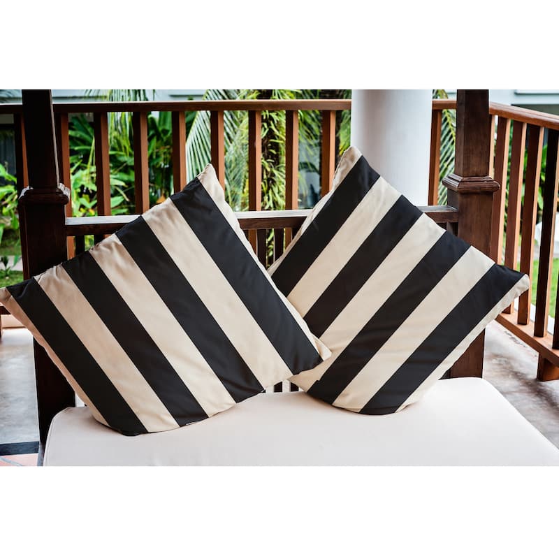 Graduated Stripe Nautical Indoor/Outdoor Throw Pillow