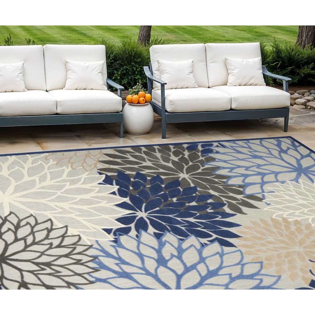 HomeRoots Contemporary Rectangle Outdoor Rug - 12' X 15'