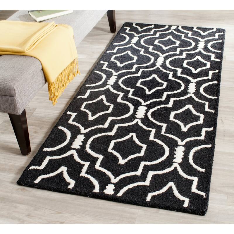 SAFAVIEH Handmade Cambridge Smaragda Modern Wool Rug - 2'6" x 6' Runner - Black/Ivory