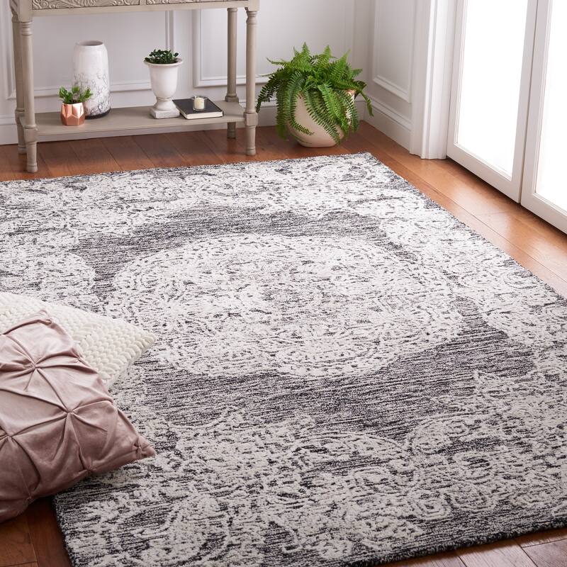 SAFAVIEH Handmade Precious Jaquelin Rug - 3' x 5' - Black/Ivory