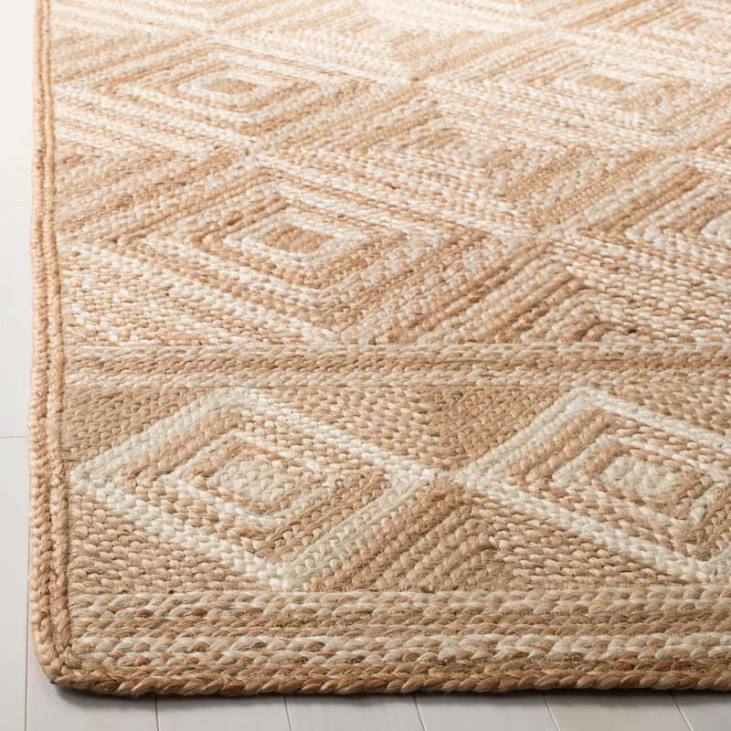 SAFAVIEH Handmade Natural Fiber Shuri Diamond Geo Jute Rug