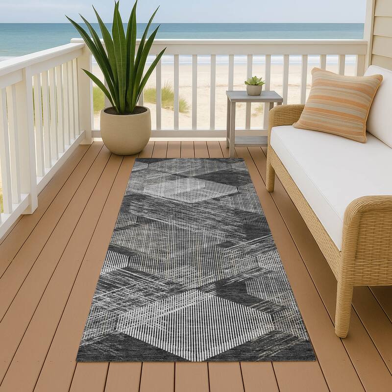 Machine Washable Indoor/ Outdoor Modern Hotchkiss Chantille Rug - Black - 2'3" x 7'6"