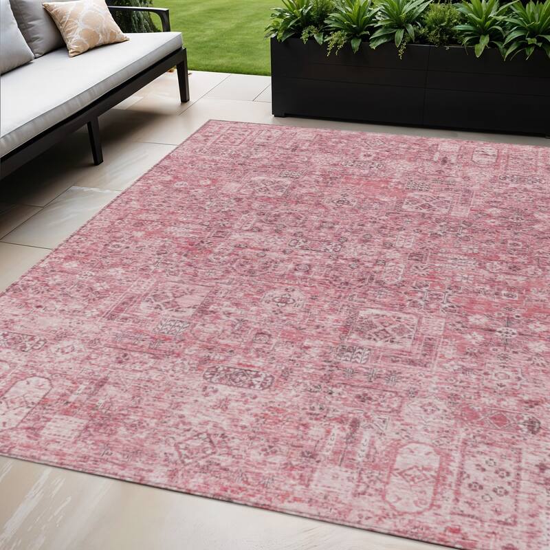 HomeRoots Floral Transitional Rectangle Outdoor Rug - 5' X 8'