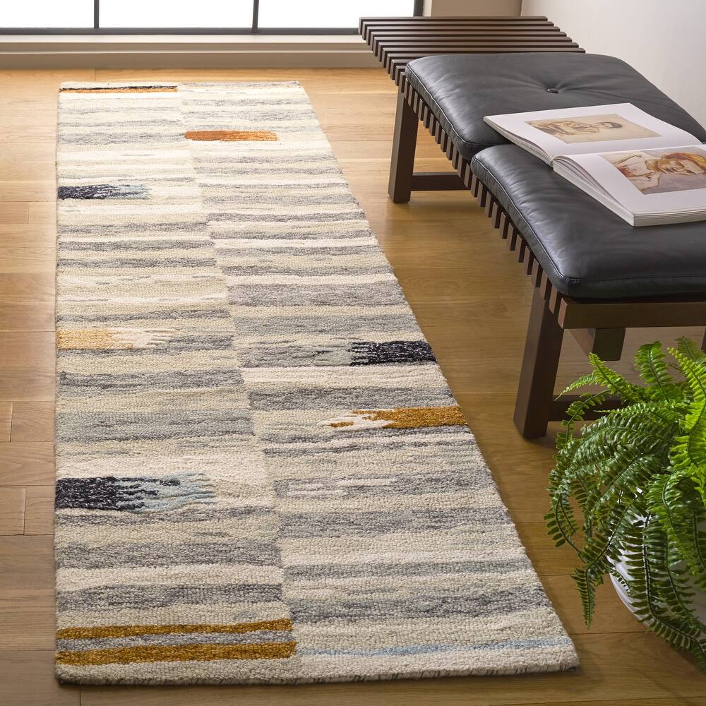 SAFAVIEH Handmade Ebony Bassima Modern Wool Rug