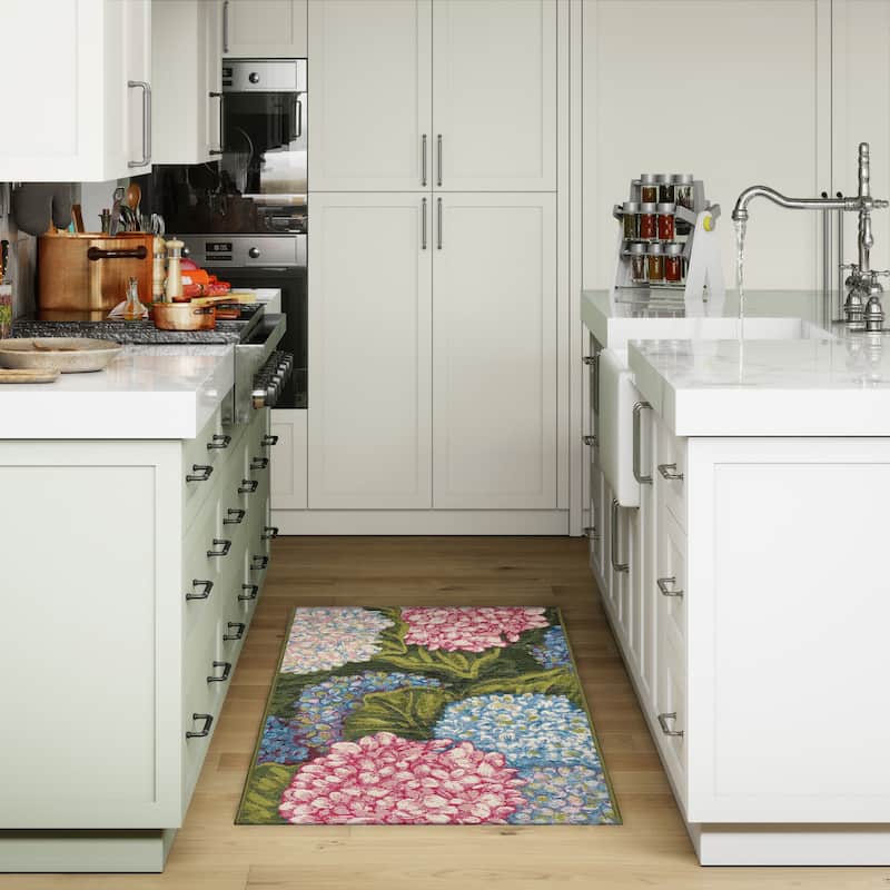 Liora Manne Esencia Hydrangeas Indoor/Outdoor Mat - 1'11" x 4'11" - Multi