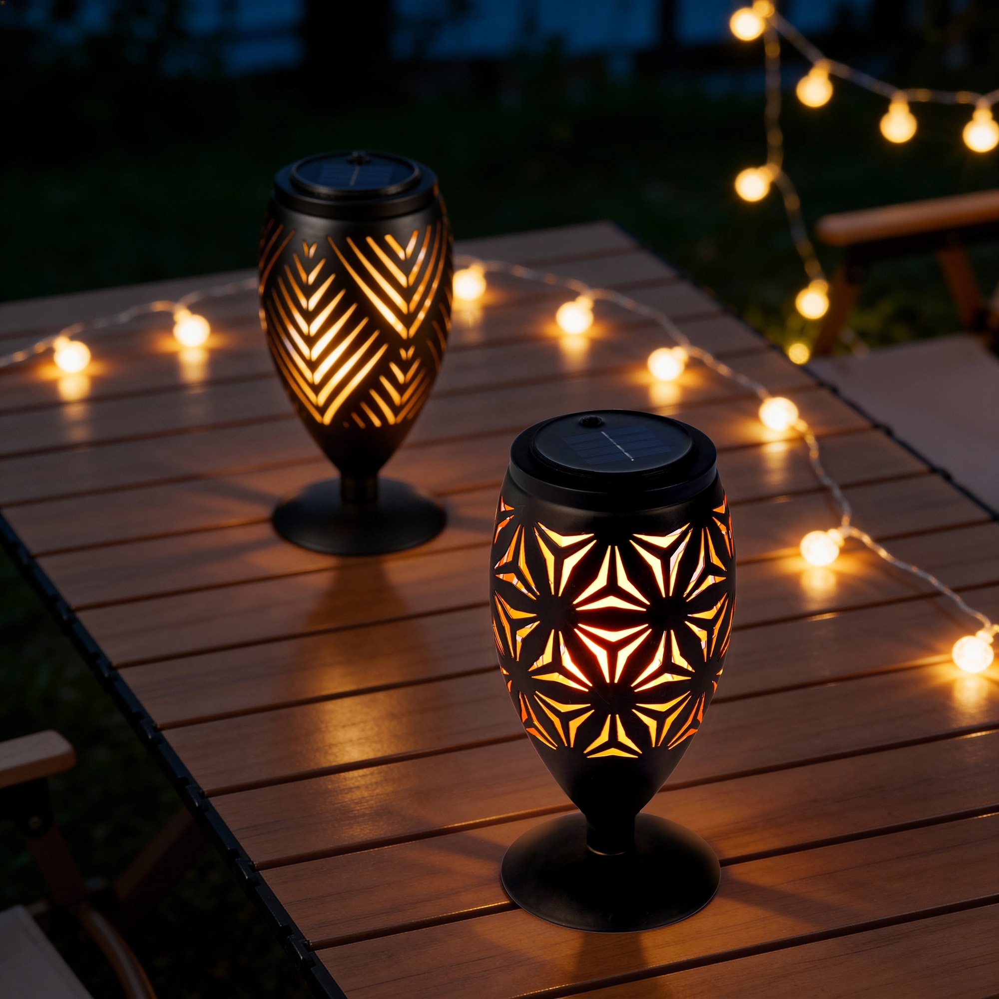 Glitzhome Set of 2 or 4 Metal Cutout Geometric Pattern Solar