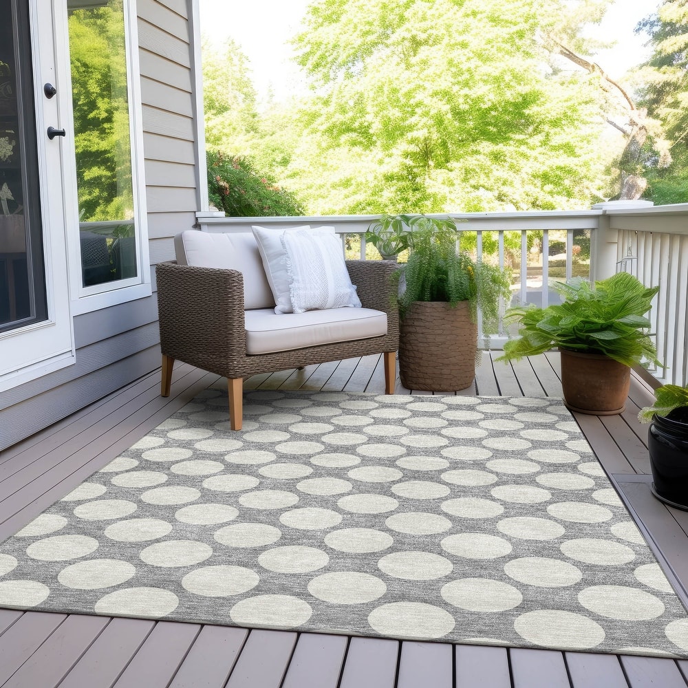 Machine Washable Indoor/ Outdoor Chantille Modern Dots Rug