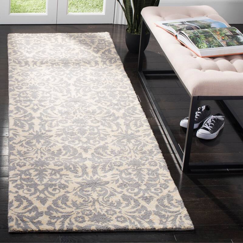 SAFAVIEH Handmade Chelsea Gabriele French Country Wool Rug - 2'6" x 8' Runner - Blue/Beige
