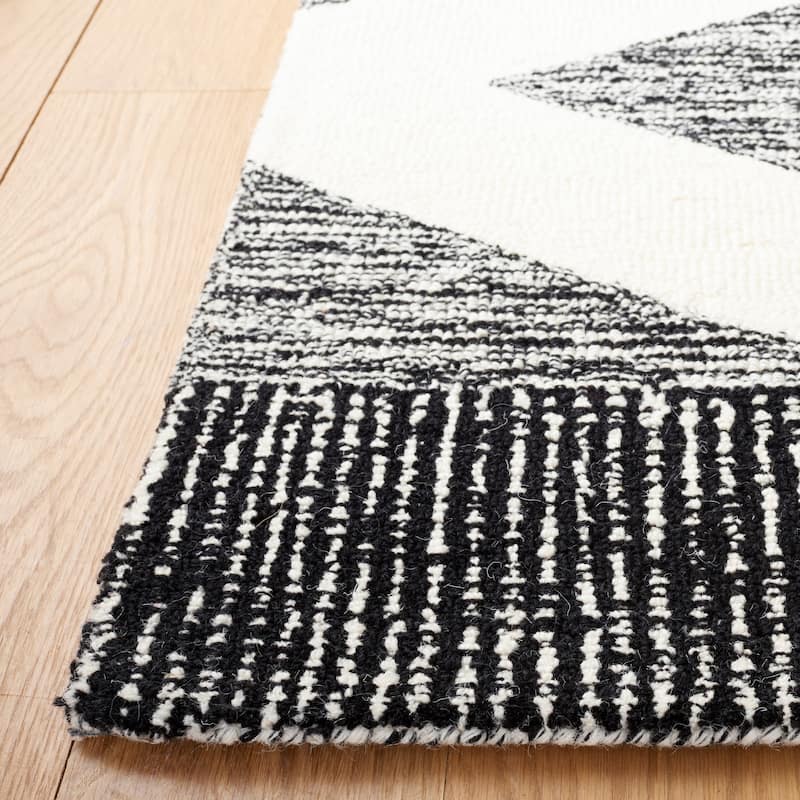 SAFAVIEH Handmade Casablanca Shag Elitka Diamond Wool Rug