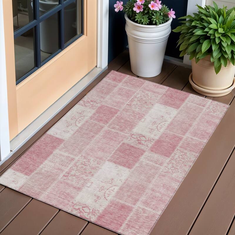 HomeRoots Patchwork Traditional Rectangle Outdoor Rug - 3' x 5'