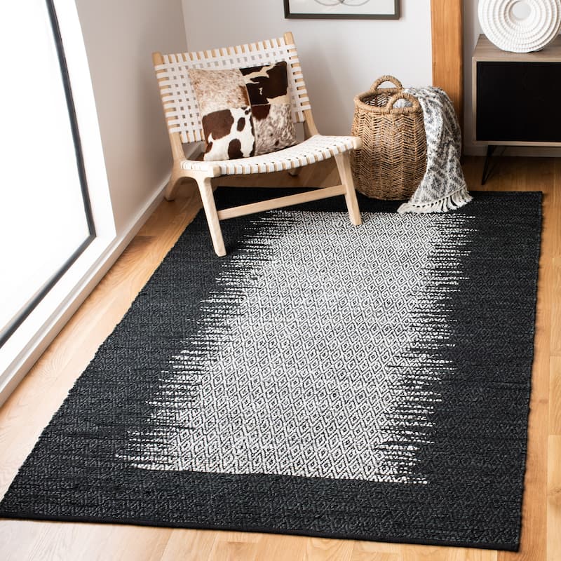 SAFAVIEH Handmade Vintage Boho Leather Mellissa Modern Stripe Leather - 4' x 6' - Light Grey/Black - Runner/Rectangle