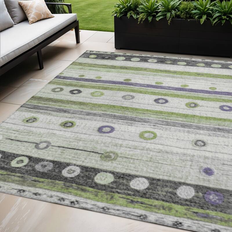 HomeRoots Striped Transitional Rectangle Outdoor Rug - 5' X 8'