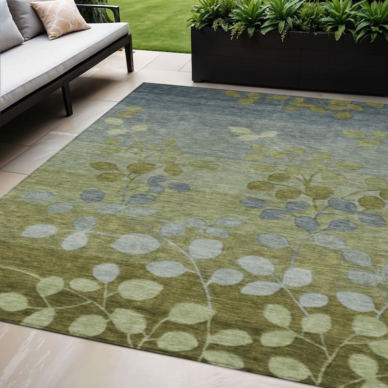 HomeRoots Floral Transitional Rectangle Outdoor Rug - 5' X 8'
