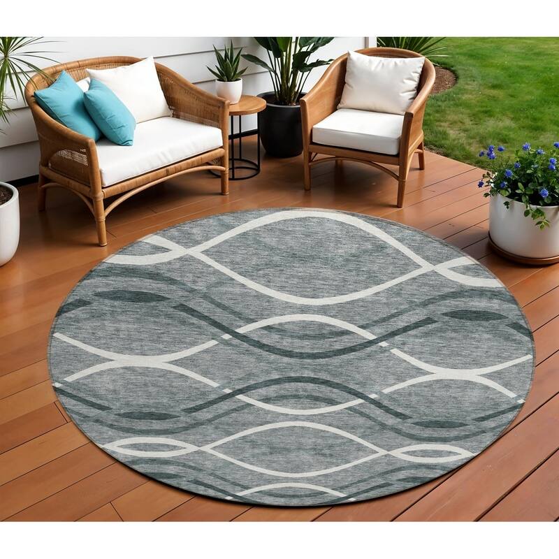 HomeRoots Abstract Transitional Rectangle Outdoor Rug - 8' Round