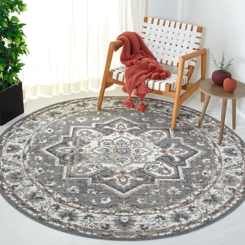 SAFAVIEH Pyramid Tapati Traditional Oriental Rug