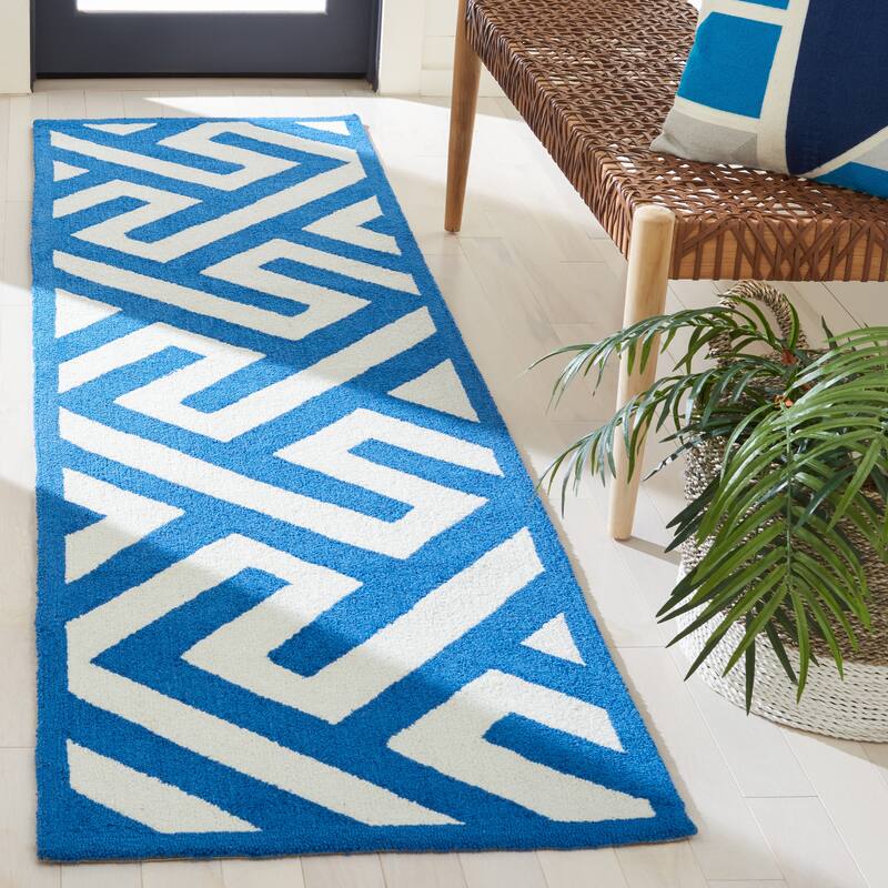 SAFAVIEH Handmade Four Seasons Selvi Floral Rug - 2'3" x 8' Runner - Ivory/Blue