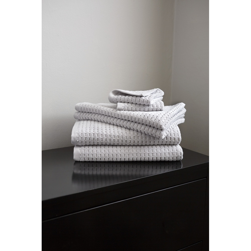 https://ak1.ostkcdn.com/images/products/is/images/direct/7f840d0d1ab1ab5df8e111ad6f61b56076383a31/DKNY-Quick-Dry-6-pc-Towel-Set.jpg