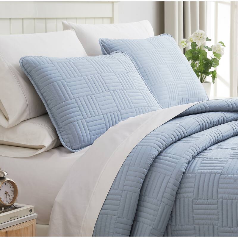 Southshore Fine Linens 3-peice Solid Grid Quilt and Sham Set