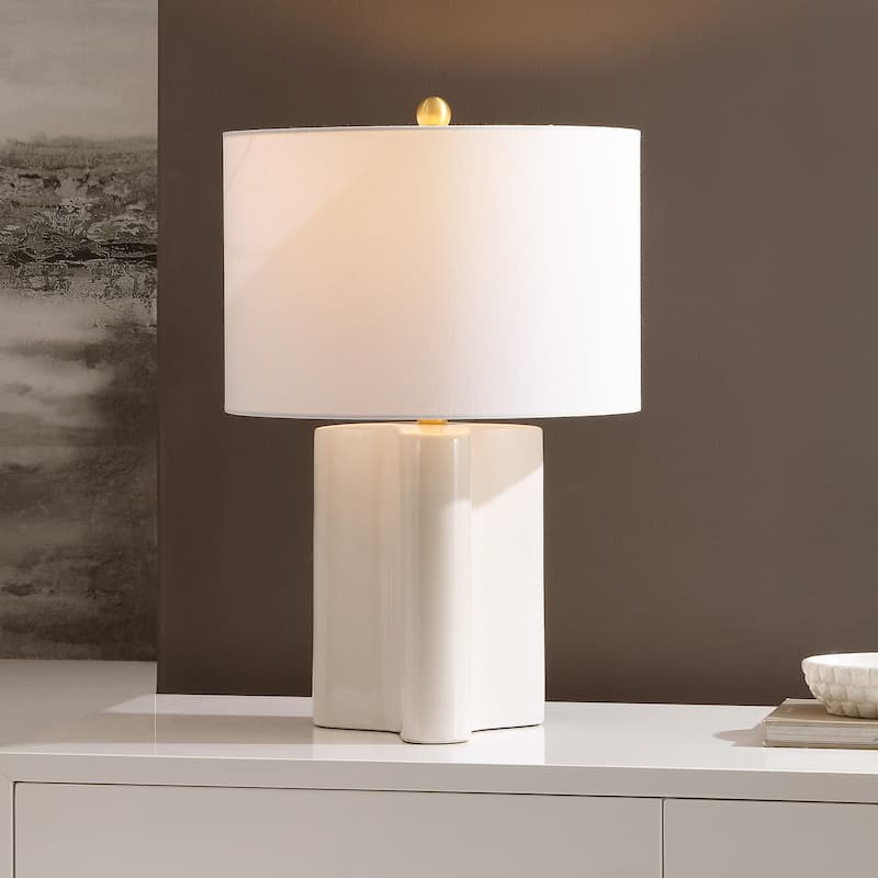 SAFAVIEH Lighting Anessa, 23 Inch, Cream/Brass, Ceramic Table Lamp - 15"W x 15"D x 23"H