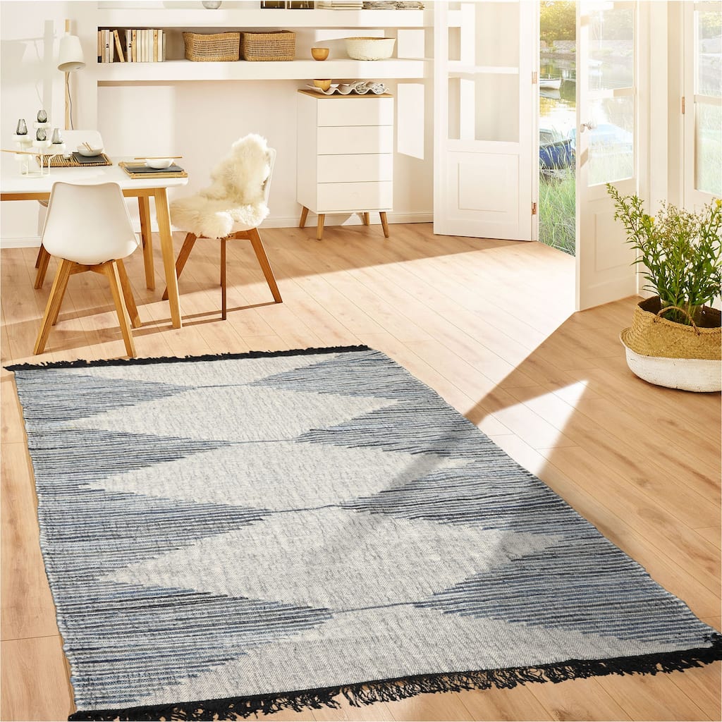 LoomBloom Hand-Woven Ivory Geometric Kilim 100% Wool Oriental Area Rug - 5' 3'' x 7' 7''