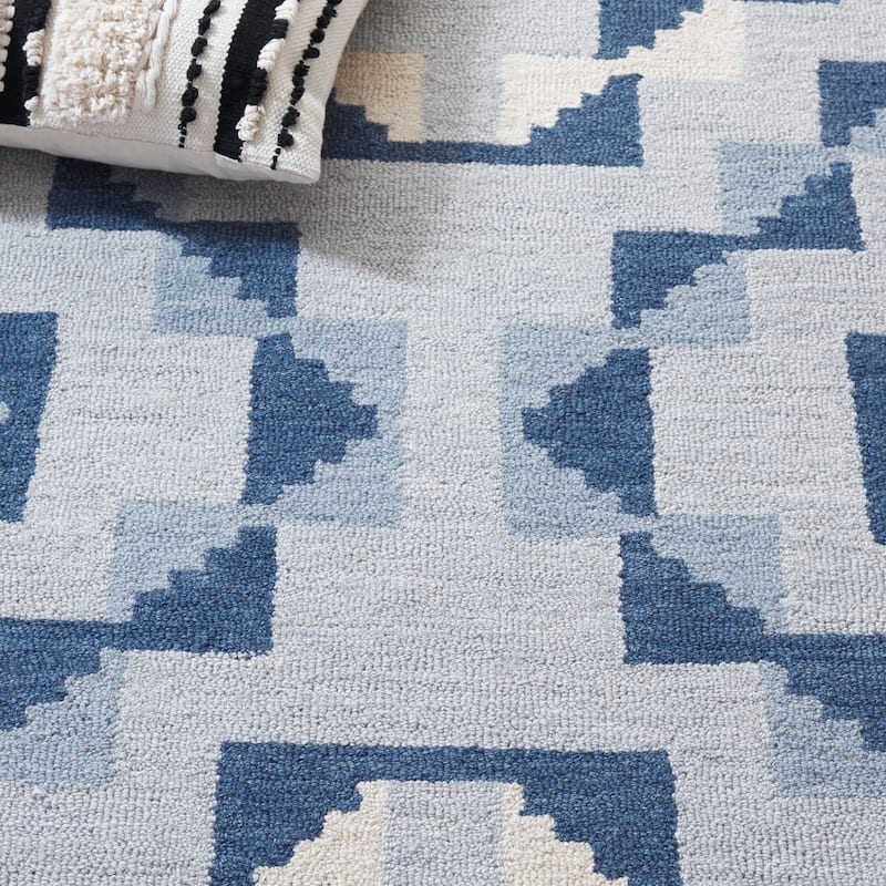 SAFAVIEH Handmade Kenya Ailbhe Wool Rug