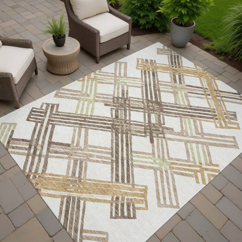 Machine Washable Indoor/ Outdoor Modern Trellis Chantille Rug