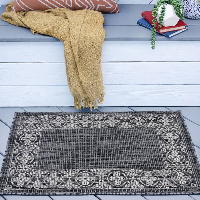 Colonnade Traditional Border Indoor/Outdoor Area Rug