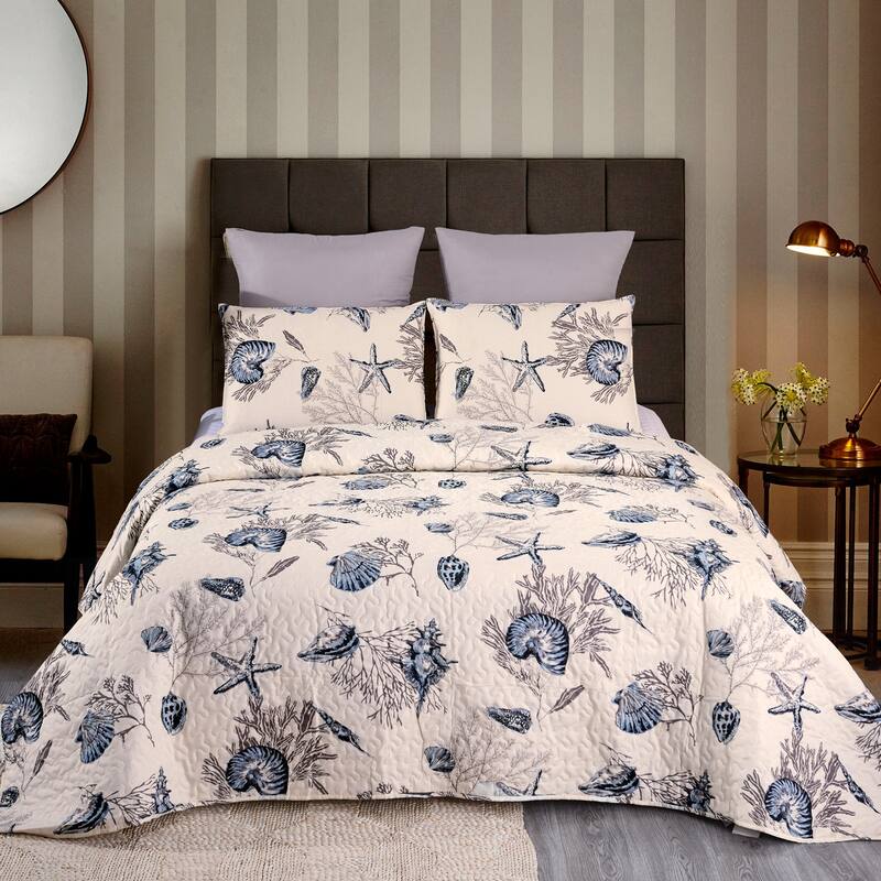 3 Piece Retro Printed Reversible Quilt Set