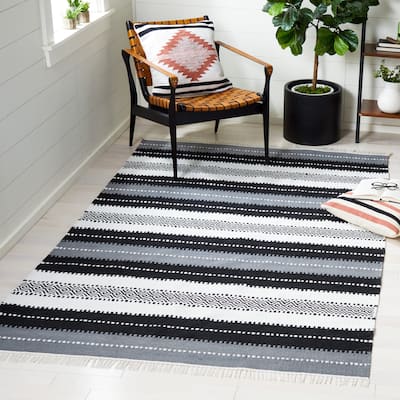 SAFAVIEH Striped Kilim Irena Boho Fringe Rug