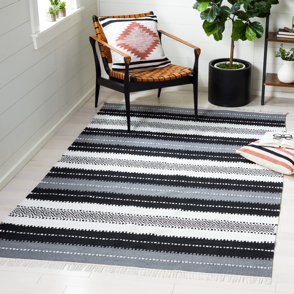SAFAVIEH Striped Kilim Irena Boho Fringe Rug