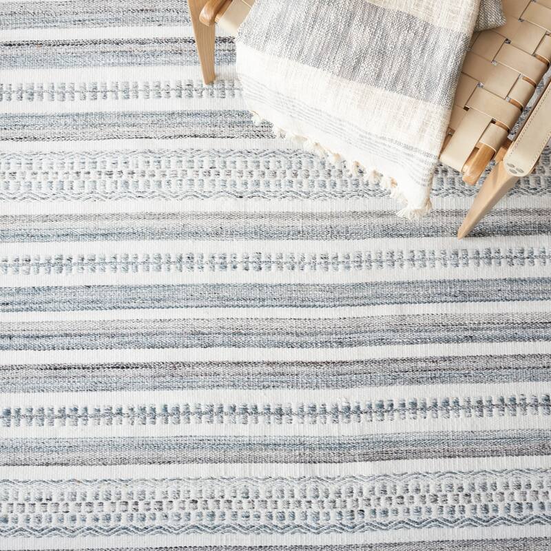 SAFAVIEH Handmade Kilim Ibone Transitional Rug
