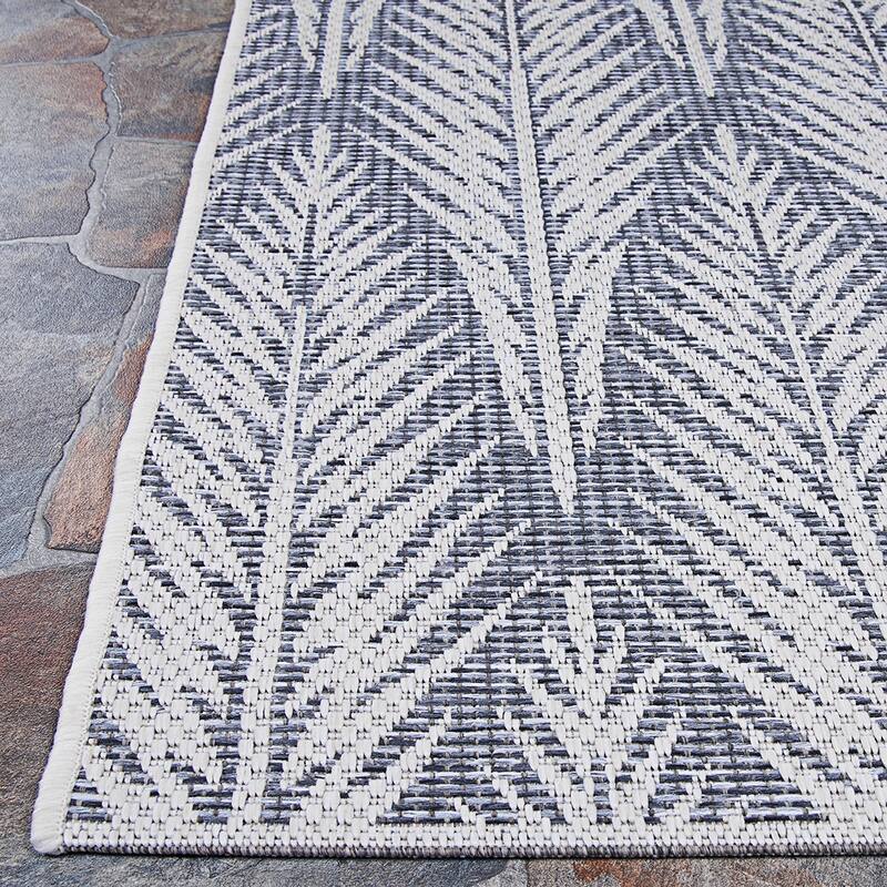 Savona Pines Indoor/ Outdoor Area Rug