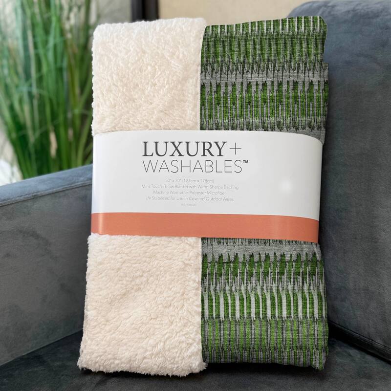 Premium Machine Washable Geo Stripes Sherpa Throw Blanket