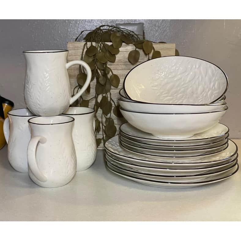 Red Vanilla Hudson Valley 16Pc Dinner Set