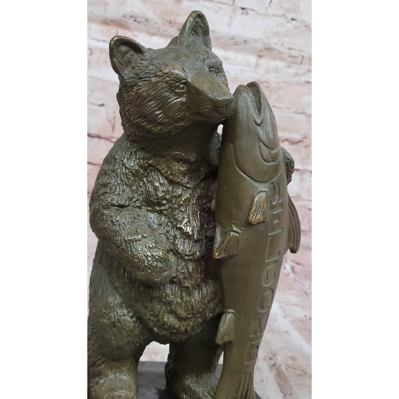 Bronze Bear Welcome Statue – Bear With Imitative Fish Cabin Decor