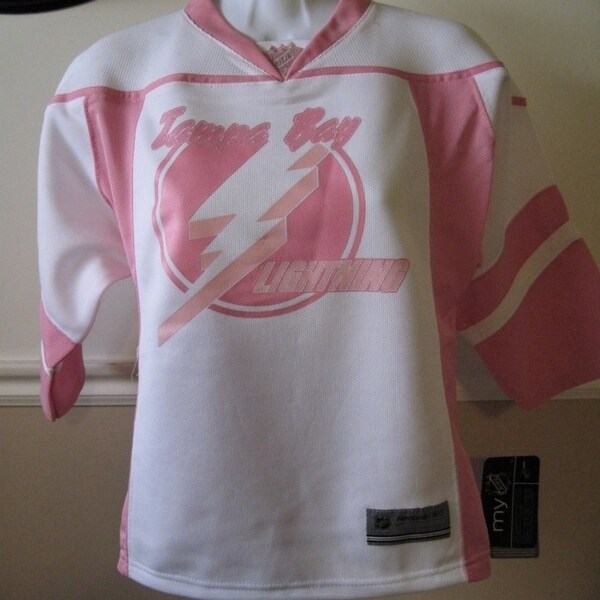 pink tampa bay lightning jersey