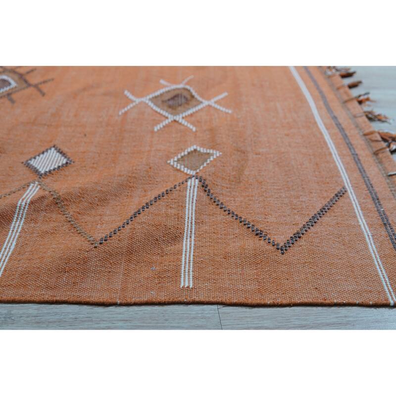 Hand-Knotted Cotton Flat Weave Rug, Coral, Vibrant and Stylish Area Rug for Adding Comfort and Charm to Your Living