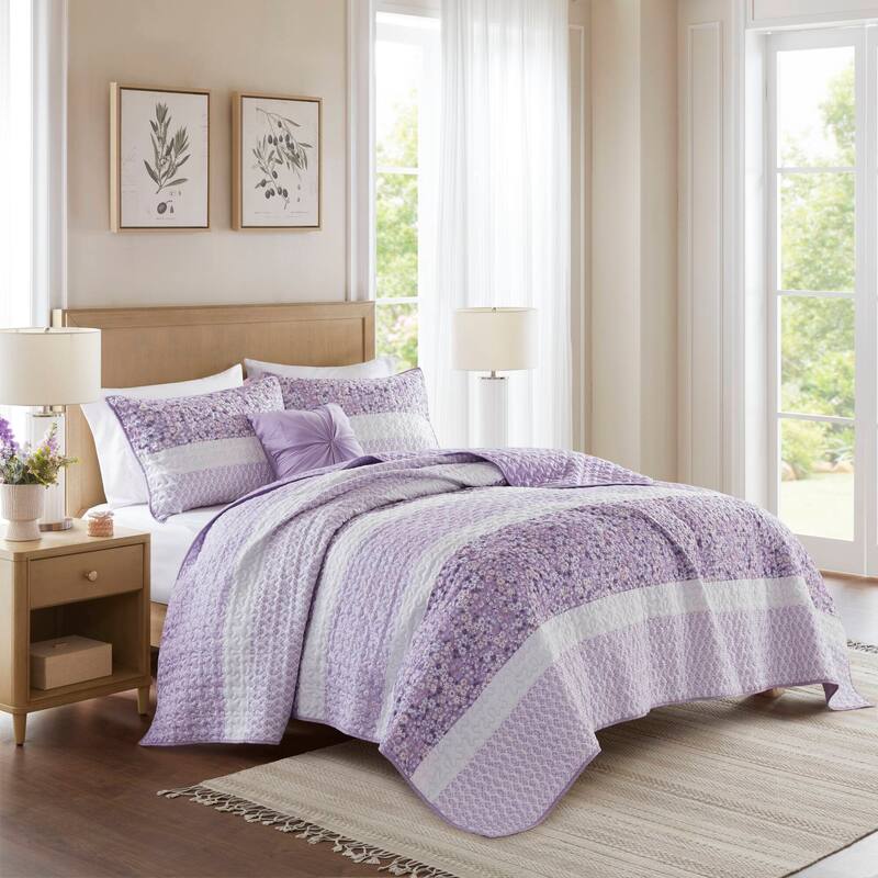 Madison Park Evian 4 Piece Seersucker Quilt Set with Throw Pillow