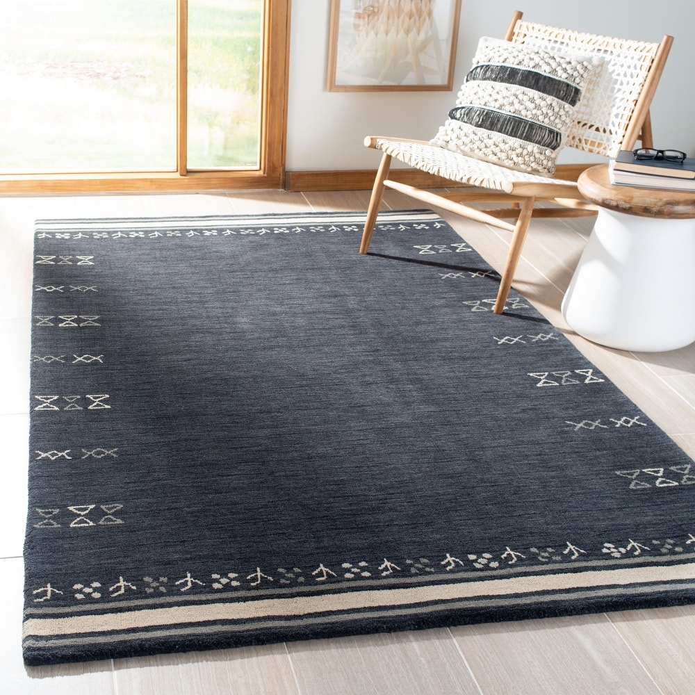 SAFAVIEH Handmade Himalaya Arusha Wool Rug