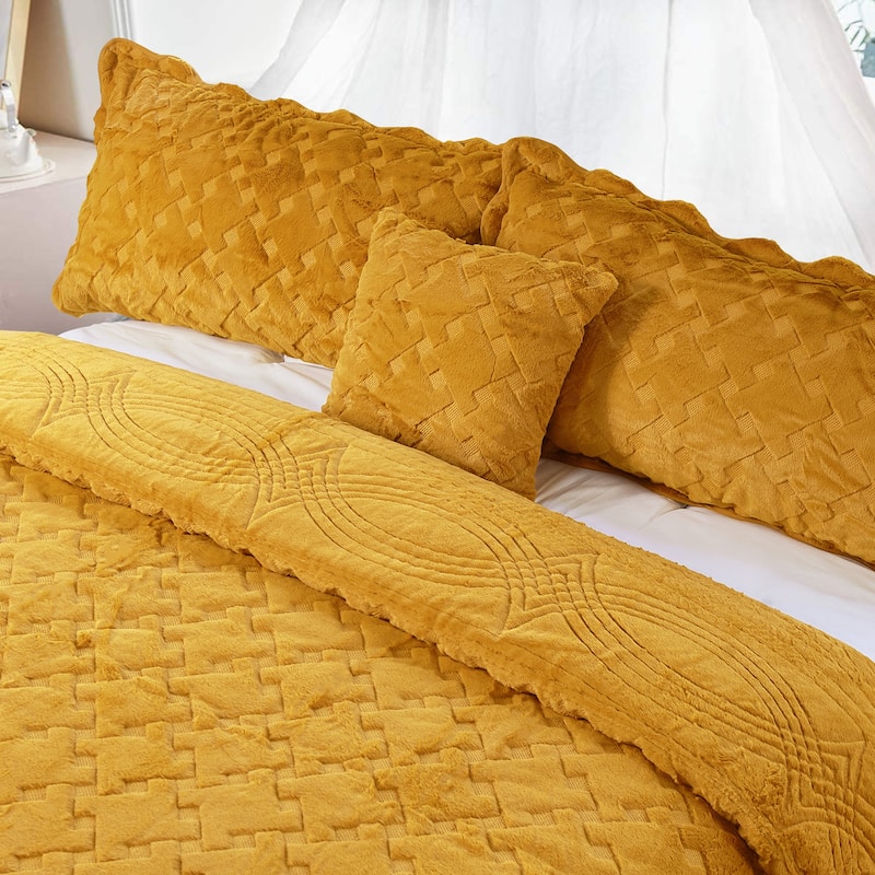 FauxFur Quilted Tatami 4-piece Bedspread Set